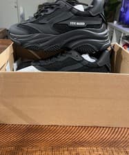 steve madden women possession sneakers size 9.5 and purse
