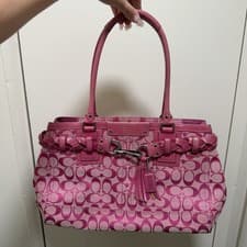 Vintage Coach 2009 Pink hampton shoulder bag no. F13068