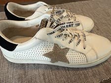 Vintage Havana Women’s Gemma White Sneakers Size 9