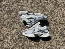 Nike V5 RNR Summit White Smoke Grey Womens Size 7 Reflective Shoes HQ7901-103